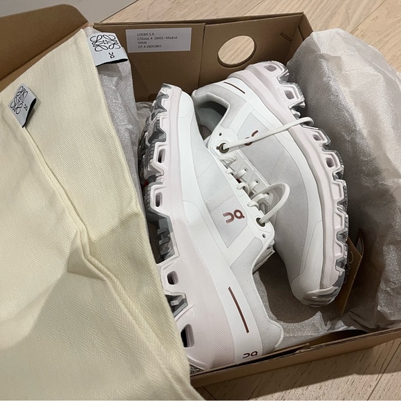 On Running x Loewe Cloudventure - Picture 9 of 11